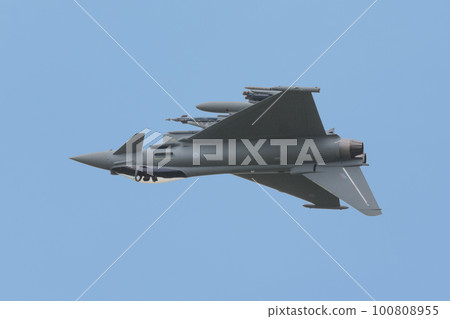 皇家空軍颱風FGR4倒飛 100808955