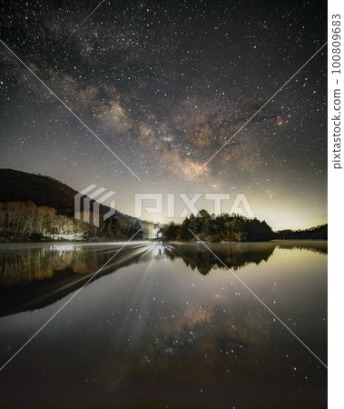 Nikko City, Tochigi Prefecture Spring Milky Way over Lake Yunoko Nikko City, Tochigi Prefecture Spring Milky Way over Lake Yunoko 100809683