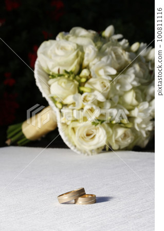 Wedding rings Wedding rings 100811116