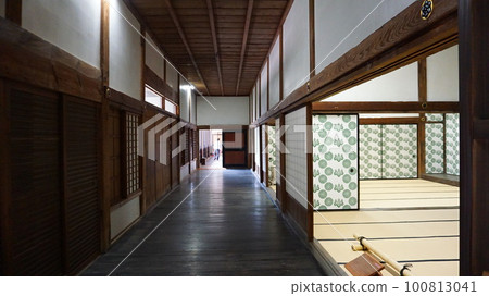 Corridor leading to Shoin of Shokoji Temple 100813041