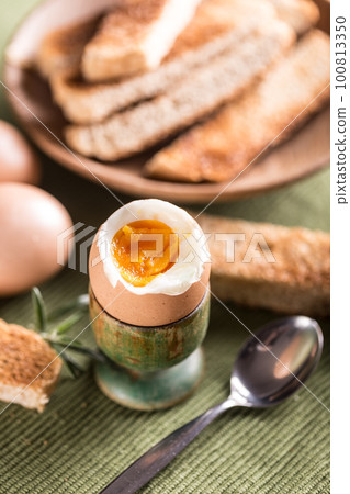 Boiled eggs 100813350