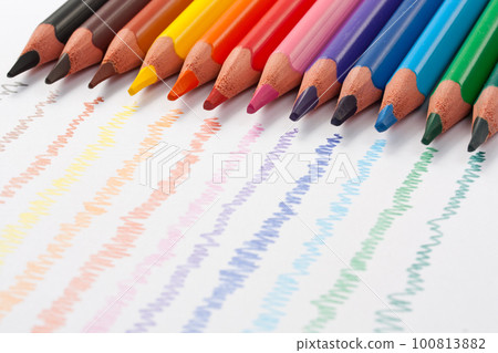 Triangular color pencils 100813882