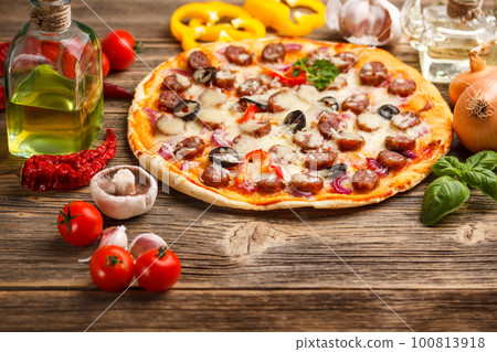 Pizza with ingredients Pizza with ingredients 100813918