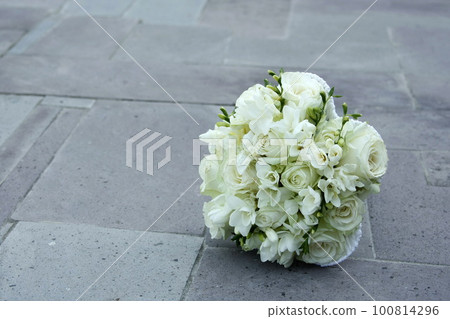 Wedding flowers Wedding flowers 100814296
