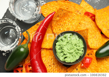 Concept of Mexico food, Tortilla and tequila, top view 100816382