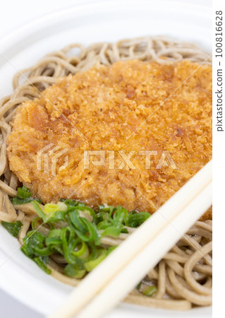 Delicious croquette soba 100816628