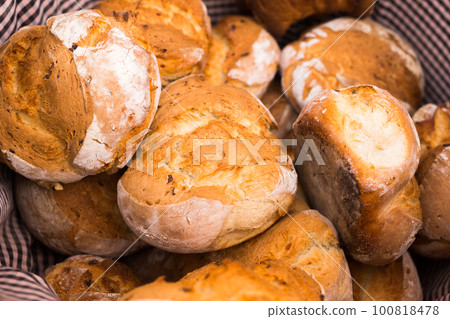 ruddy rolls of fresh warm grain bread ruddy rolls of fresh warm grain bread 100818478