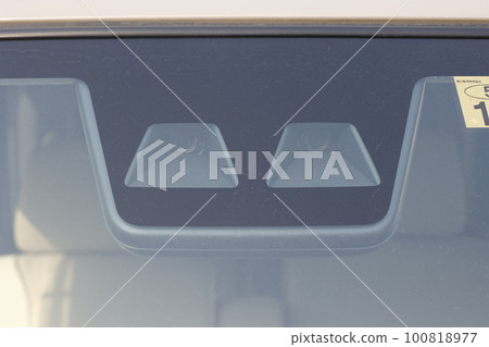 In-vehicle front camera In-vehicle front camera 100818977