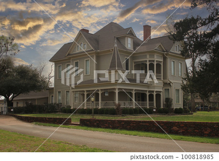 Historic Victorian Mansion Located in Rural East Texas 100818985