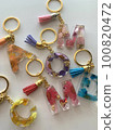 Alphabet key chain made of resin 100820472