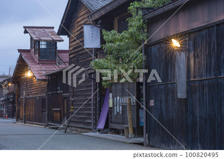 220827 Sanmachi m009 100820495