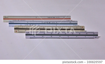 Triangular scale design tool material 100820597