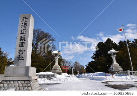 有殘雪的北海道護國神社 北海道 有殘雪的北海道護國神社 北海道 100820692