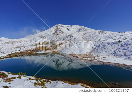 Asahidake in the first snow and Sugatami Pond Hokkaido sightseeing in October Asahidake in the first snow and Sugatami Pond Hokkaido sightseeing in October 100821597