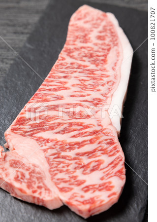 Delicious domestic sirloin raw meat Delicious domestic sirloin raw meat 100821707
