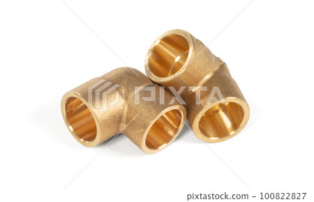 Brass fittings for plumbing pipes, connector for two different sizes, 90 degree angle 100822827