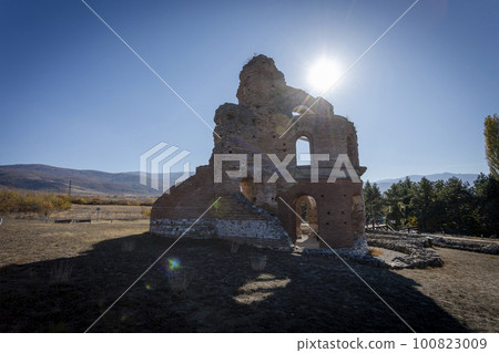 The Red church 100823009