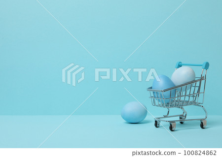Concept of Easter shopping, holidays shopping concept, space for text 100824862