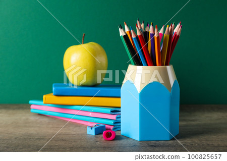 Concept of supplies for drawing - Colorful pencils 100825657