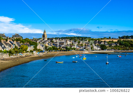Picturesque Breton Village Saint Suliac At The Atlantic Coast In Department Ille et Vilaine In Brittany, France Picturesque Breton Village Saint Suliac At The Atlantic Coast In Department Ille et Vilaine In Brittany, France 100826822