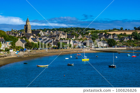 Picturesque Breton Village Saint Suliac At The Atlantic Coast In Department Ille et Vilaine In Brittany, France 100826826