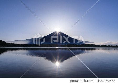 Lake Tanuki W Diamond Fuji in Spring Fujinomiya City, Shizuoka Prefecture 100829672