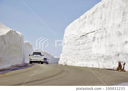 Spring Drive Hachimantai Jukai Line Snow Corridor 100831233