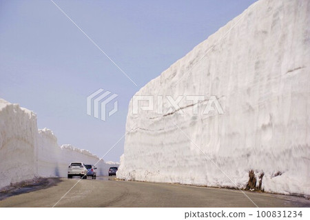 Spring Drive Hachimantai Jukai Line Snow Corridor 100831234