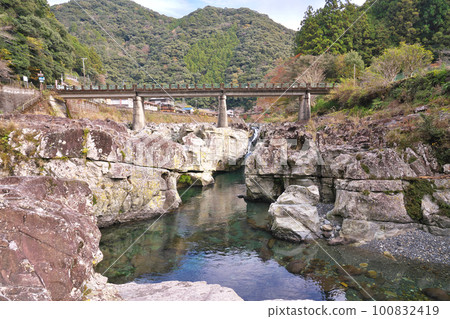 [Taki no Worship] Ogawa, Kozagawa Town, Higashimuro District, Wakayama Prefecture 100832419