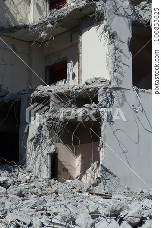 demolished building 100833625