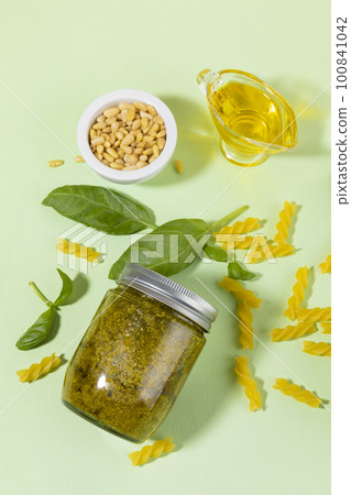 fresh basil pesto and noodles 100841042