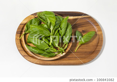 fresh basil before cooking 100841082