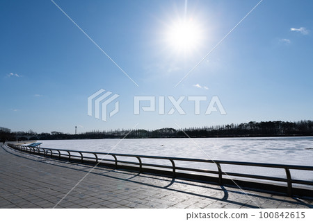 snowy winter scenery of Ilsan lake park in Korea snowy winter scenery of Ilsan lake park in Korea 100842615