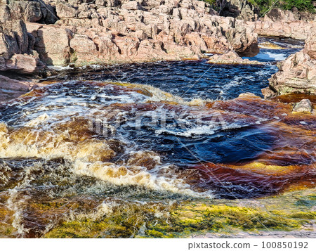 Roncador waterfall in the Pantanal Marimbus in Andarai, Chapada Diamantina, Brazil 100850192
