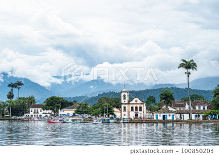 The Jesuit Baroque-Rococo style of the 18th century Church of Santa Rita in Paraty on Brazil's Costa Verde The Jesuit Baroque-Rococo style of the 18th century Church of Santa Rita in Paraty on Brazil's Costa Verde 100850203