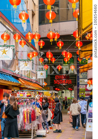 [神奈川縣]橫濱中華街重現疫情前的喧囂 100854660