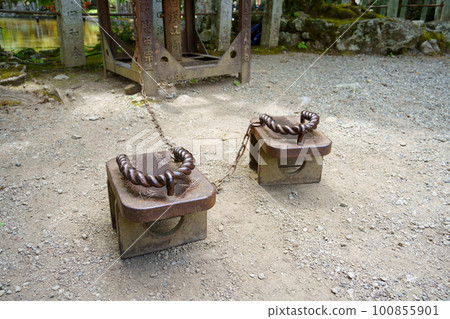 En no Gyoja iron clogs / Ryusenji Temple (Tenkawa Village, Nara Prefecture) En no Gyoja iron clogs / Ryusenji Temple (Tenkawa Village, Nara Prefecture) 100855901