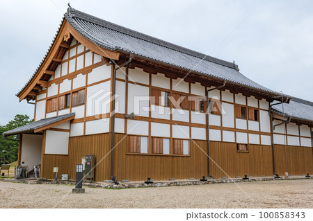saga saga castle honmaru palace 100858343
