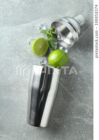 Concept of preparing cocktail, shaker, top view 100858374