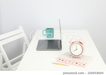 Concept of workspace, workspace of freelancer, business concept 100858604