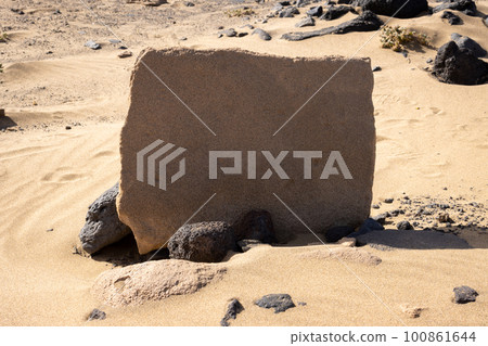 Old cemetery on the beach, Cofete, Fuerteventura 100861644