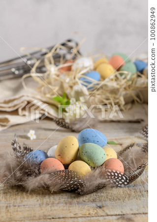 Traditional Easter eggs 100862949