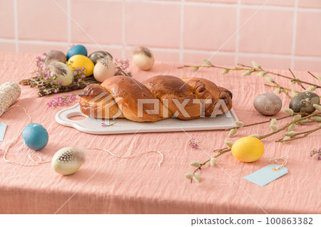 Portuguese traditional Easter cake Portuguese traditional Easter cake 100863382
