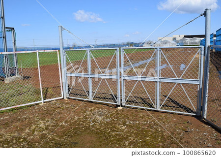 Net fences 100865620
