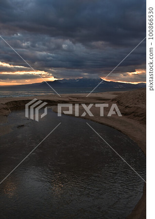 Daisen from Yumigahama Beach 100866530