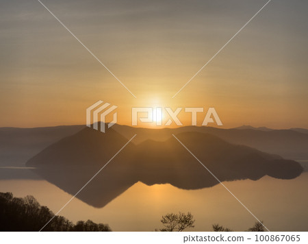 Sunrise over Lake Toya Sunrise over Lake Toya 100867065