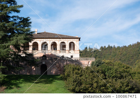 The Villa dei Vescovi is a renaissance-style, rural palatial home In Torreglia The Villa dei Vescovi is a renaissance-style, rural palatial home In Torreglia 100867471