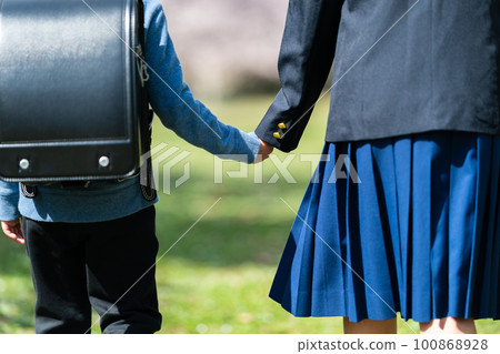 primary school student, schoolchild, schooler 100868928