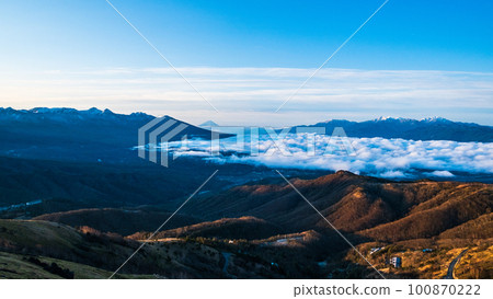 來馬山的黎明（從山頂眺望八岳、富士山和南阿爾卑斯山） 100870222