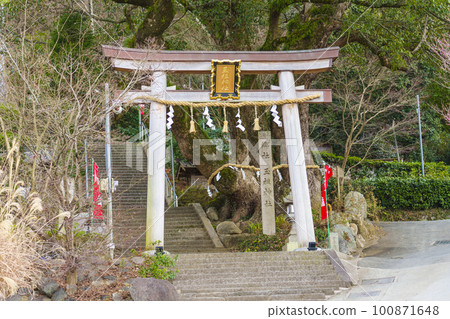 Tamaso Shrine Head Torii (Kandatsu, Yao City, Osaka Prefecture) Tamaso Shrine Head Torii (Kandatsu, Yao City, Osaka Prefecture) 100871648
